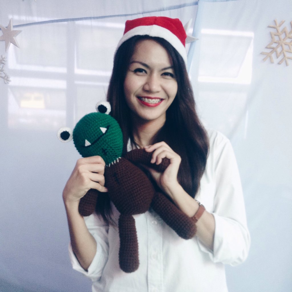 itsnelsielee's tweet photo. Happy Holidays from me and Lizardbear! #TaskUsPH #Lizardbear #ChristmasShoot https://t.co/DlWs7Q4ryk