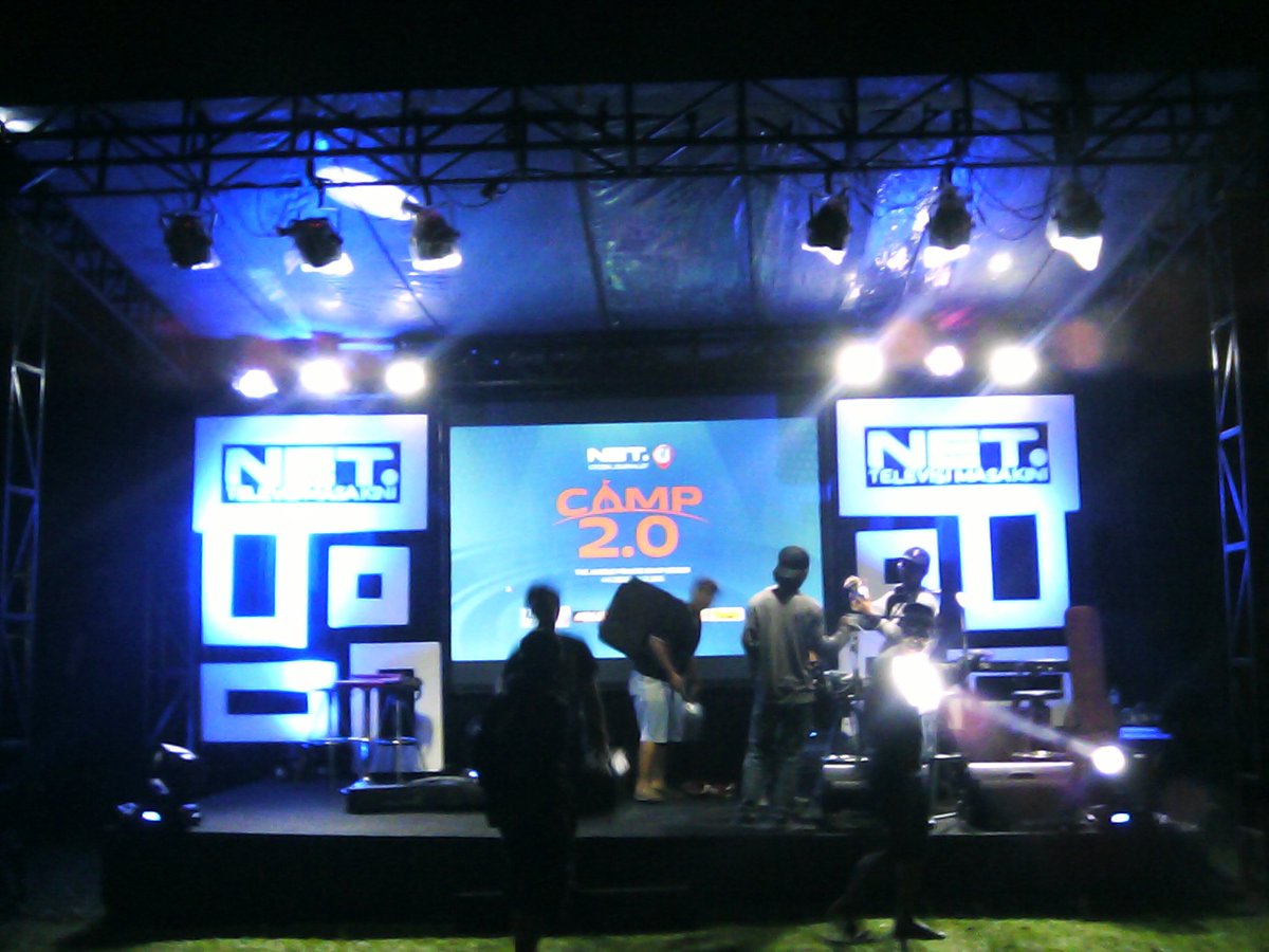 mochammadneil's tweet image. A Night at Puncak Bogor @NET_CJ #NETCJCAMP @netmediatama . Dinginya beneran... :*