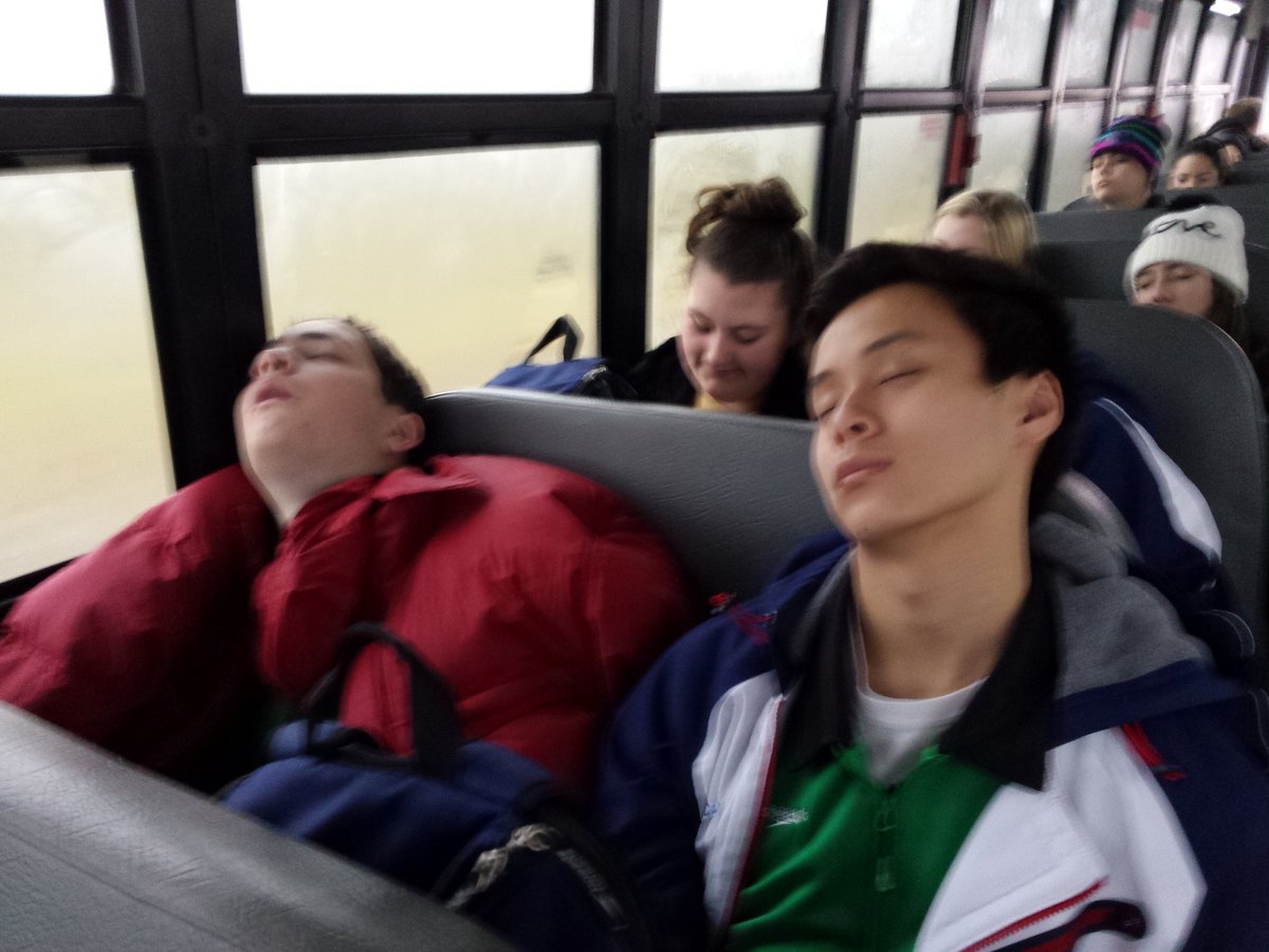 chsirishswim's tweet photo. Sawing logs before tearing it up in the pool! #sleepy #swimmers #coachsproblems #irish https://t.co/gMv0chX3Ff