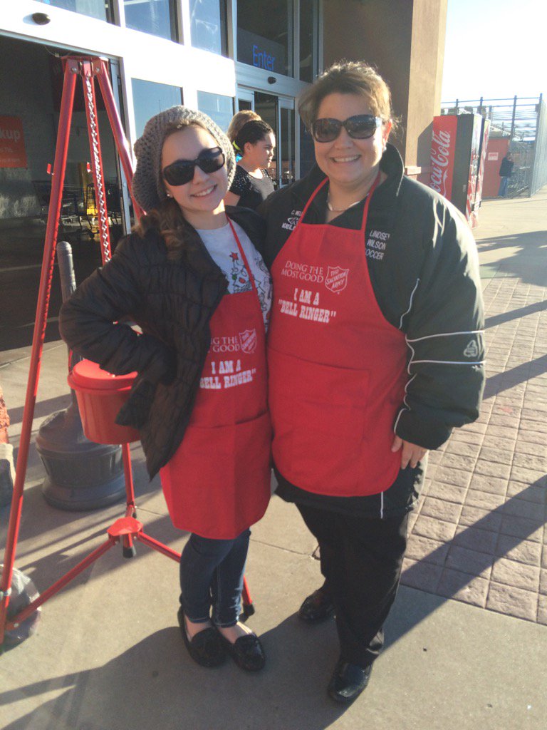 LWCbonner's tweet photo. Doing some good in the neighborhood! #enableothers #littlebonnerintraining #RedKettleReason https://t.co/LQRA4K8TUr