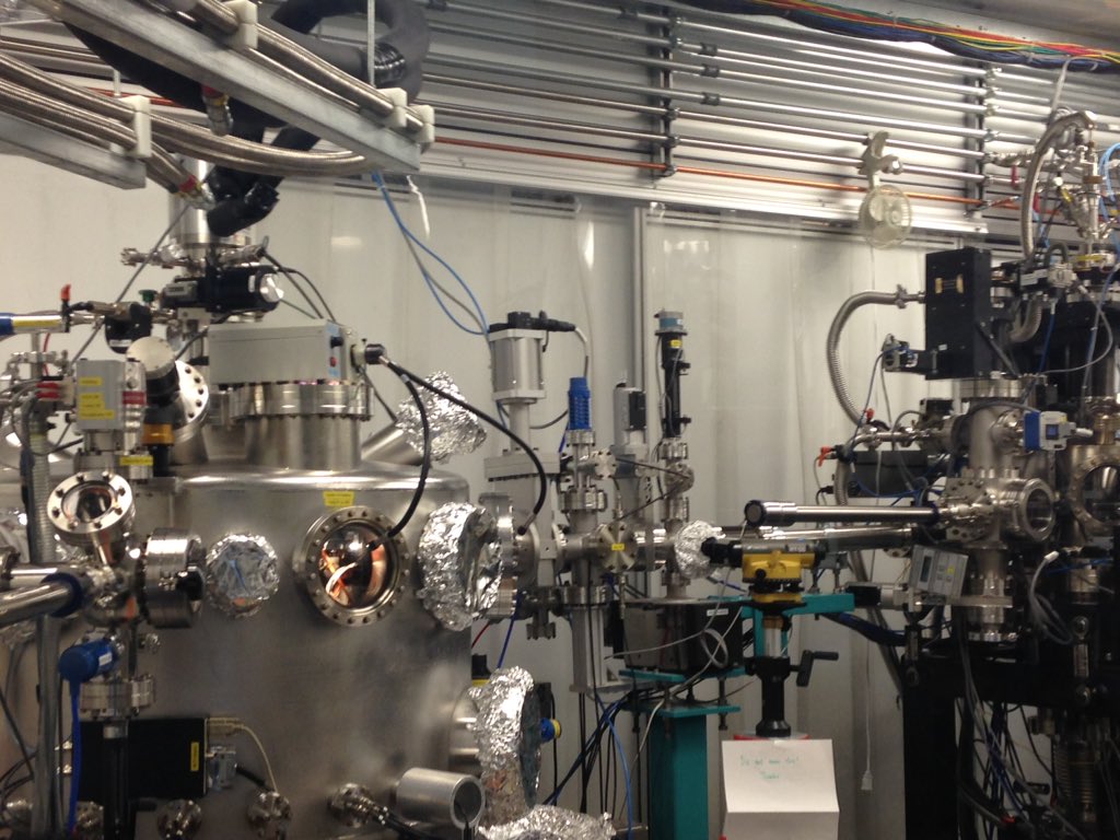 MsNaudts's tweet image. Give an example of what you get when high tech and low tech combine? A synchrotron! @CanLightSource #210phys