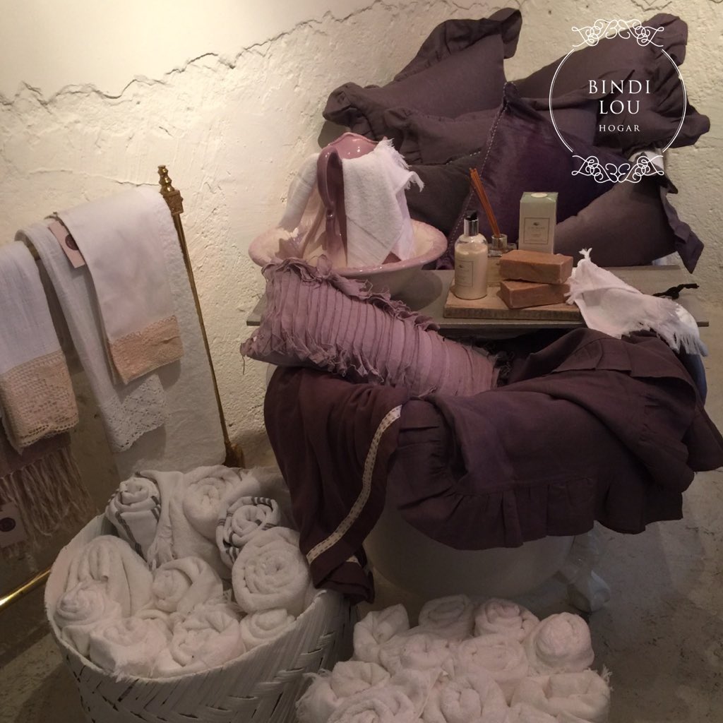 RomaQuince's tweet photo. Visita #bindilou dentro de @RomaQuince #bindiloumx #romaquince #lookbook #hogar #picoftheday #romanorte #cdmx https://t.co/4F45RXQACt