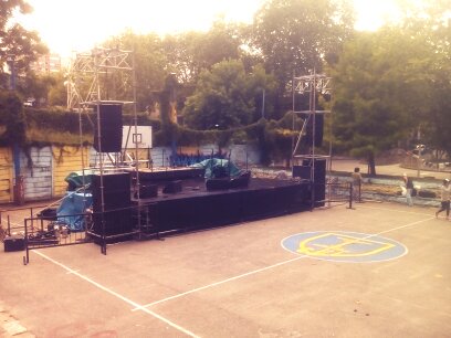 El escenario está pronto. Vos venís? #PAPAMONO5