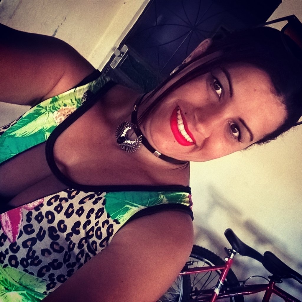 MYuriane's tweet photo. O sorriso ☺ faz tudo 😘 https://t.co/eA8s2Ms8RG