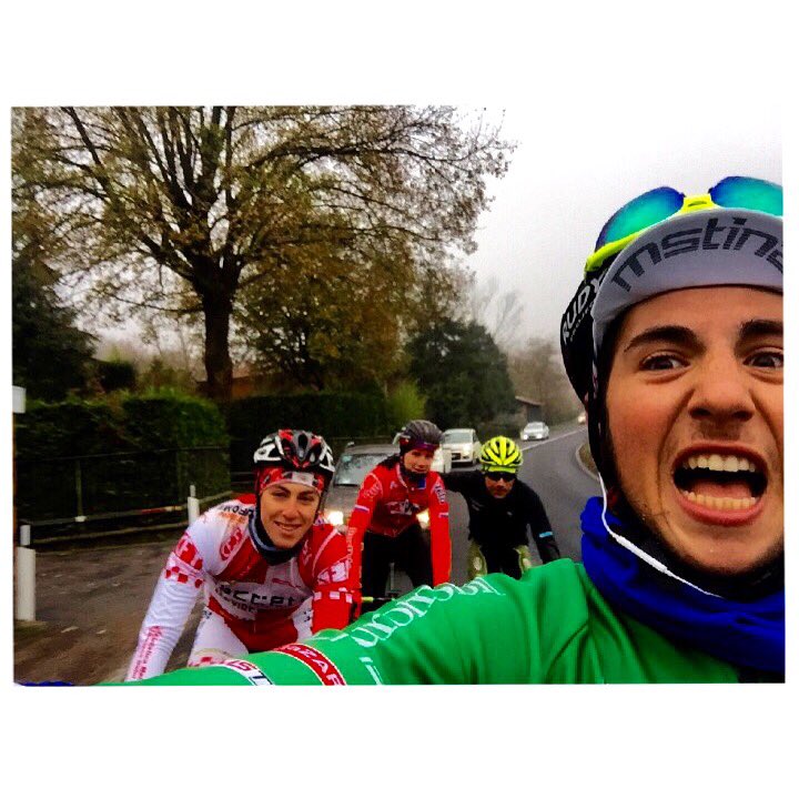 simovelasco's tweet photo. @lucamazzanti74 @vano_2611 @montaandrea Tre bastardi che mi tirano il collo🐒 #sempreablocco #monkeys #chegamba https://t.co/PlEnjn3w5h