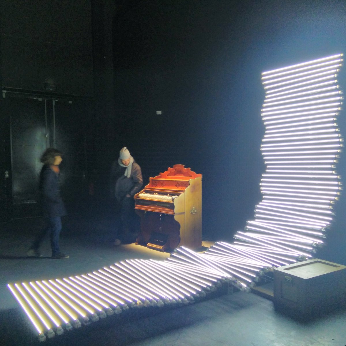 futuresfestival's tweet image. L'art numérique est au rdv du côté du @104paris pour l'ouverture de Prosopopées cc @biennalenemo #artnumerique