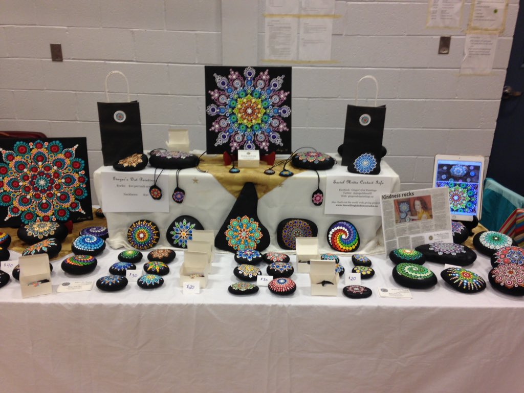 travkindrocks's tweet photo. Spreading the word about the free https://t.co/REXhPbk9sR @WestHants @avrsb #Christmas craft fair today. https://t.co/XV04U5TuKA