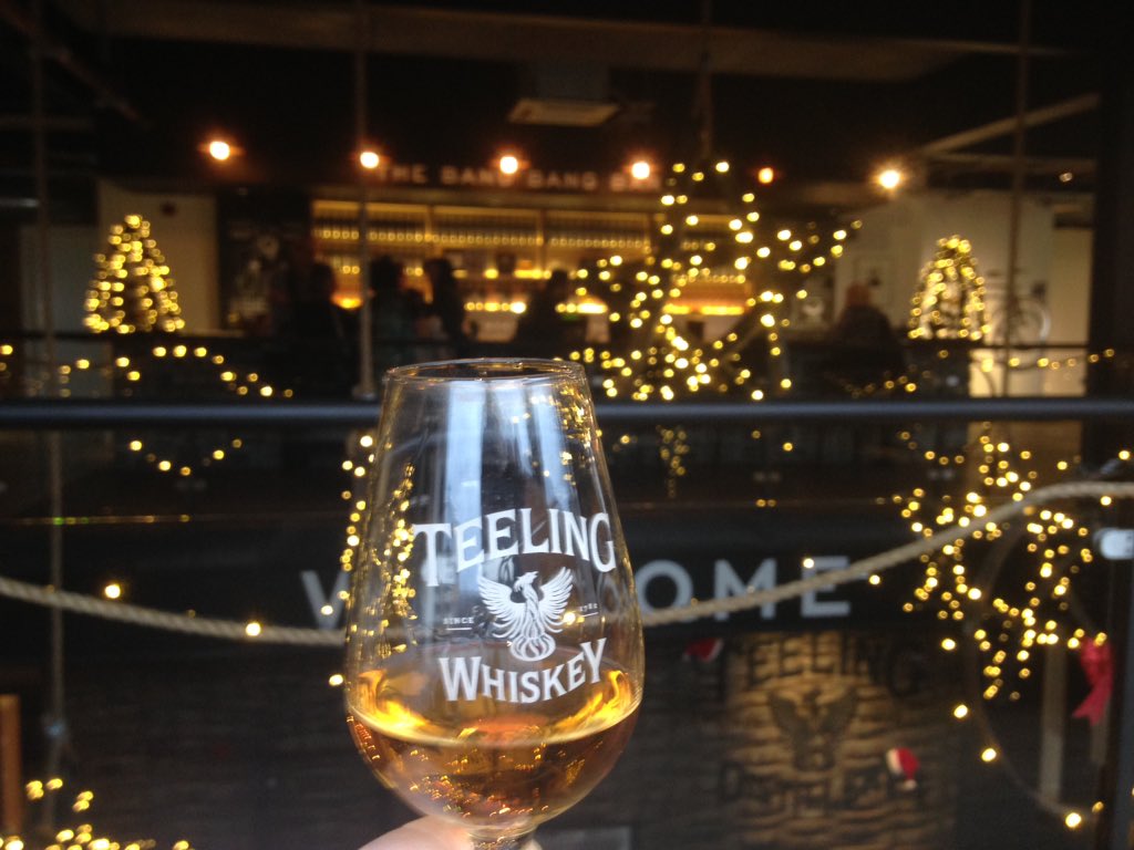 RealJohnnyLol's tweet photo. Getting into the Christmas #spiritofdublin at Teelings #DublinShopsLocal https://t.co/rELpJIBkGV