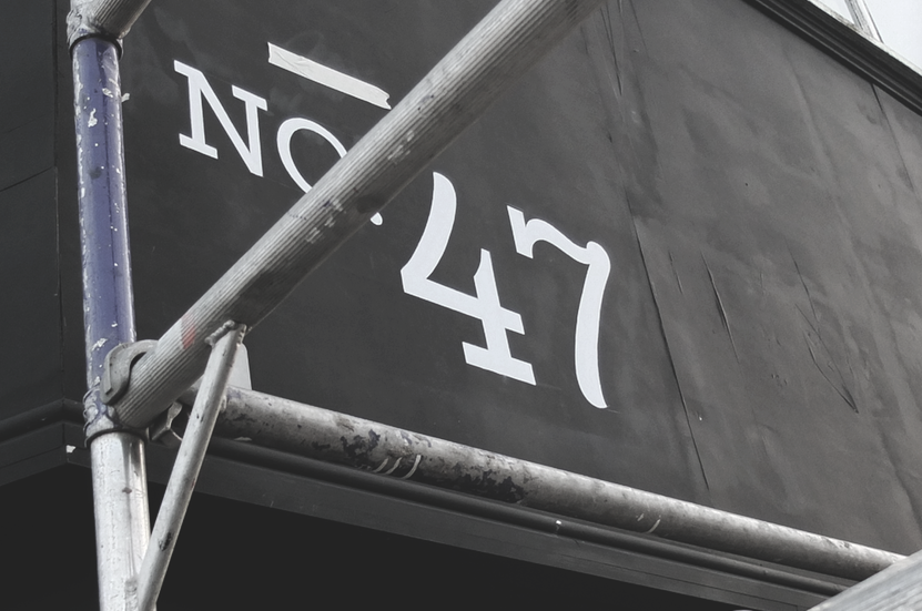 colourmerchant's tweet photo. A close eye on the weather conditions and a swift hand. #supportyourlocalsignpainter https://t.co/A8vrE8oHUS