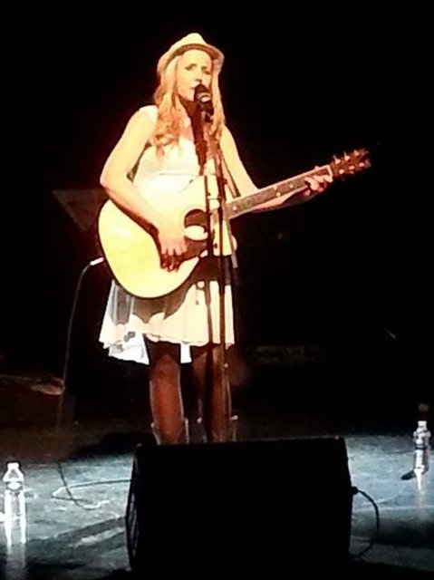 ThFontenay78's tweet photo. Merci à @usmrecords78 et à @DevonGravesOFF d'avoir illuminé notre scène hier. #Concert #Musique https://t.co/gCUL1Dvk3j