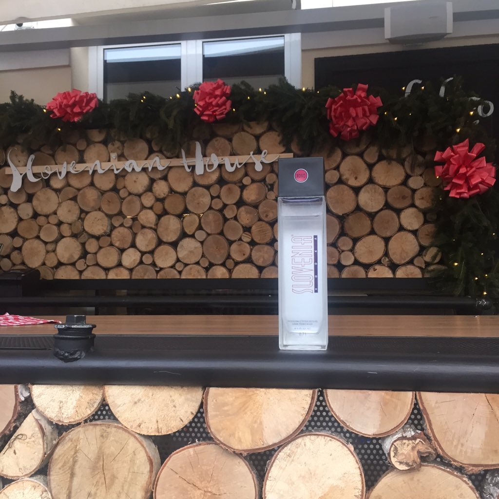 SLOVENIAVODKA's tweet photo. Just 20 sleeps until Christmas!! Get the perfect gift for your loved ones. Here's an idea ... #sloveniavodka 🎁🌲 https://t.co/cYfofHkWkc