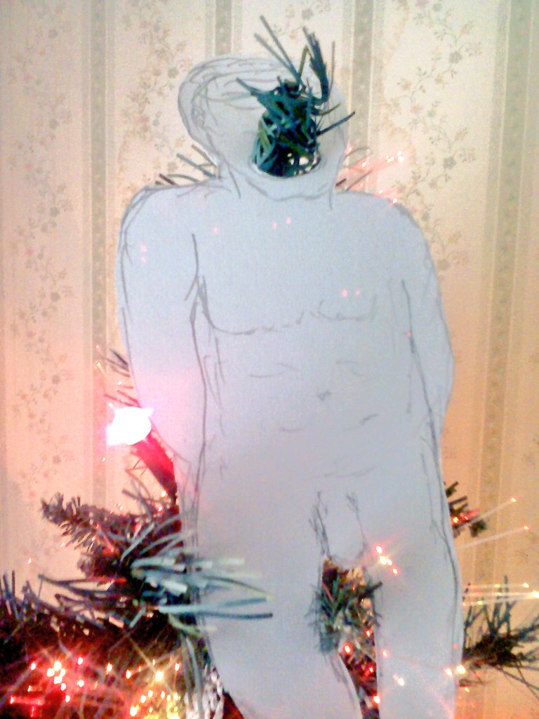 CapitulatorDark's tweet photo. #DressingTheTree..........Vlad the Impaler style......#christmastree Fairy..... https://t.co/wYZcQHYdmg
