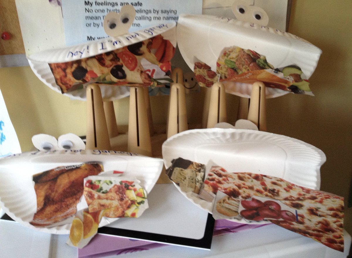 PittMeadowsDayc's tweet image. 3 YearOlds inspired by #BusStopAd &quot;We Can Make That&quot; metrovancouver.org/services/solid… @MetroVancouver #PittMeadows