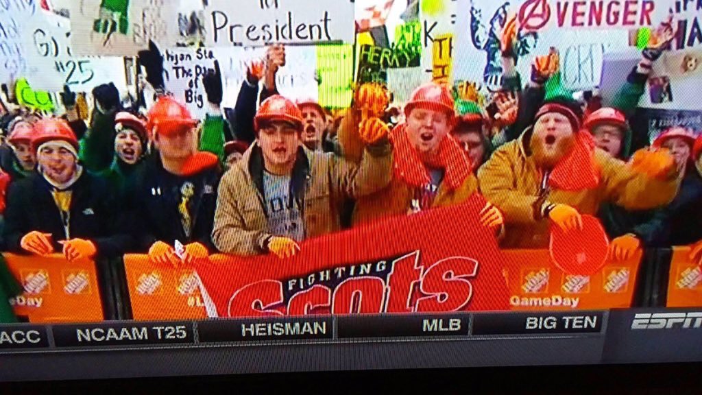 Welp they headed out at 10:30 last night for the sole purpose to make it on TV! The plan actually worked😂👍🏼