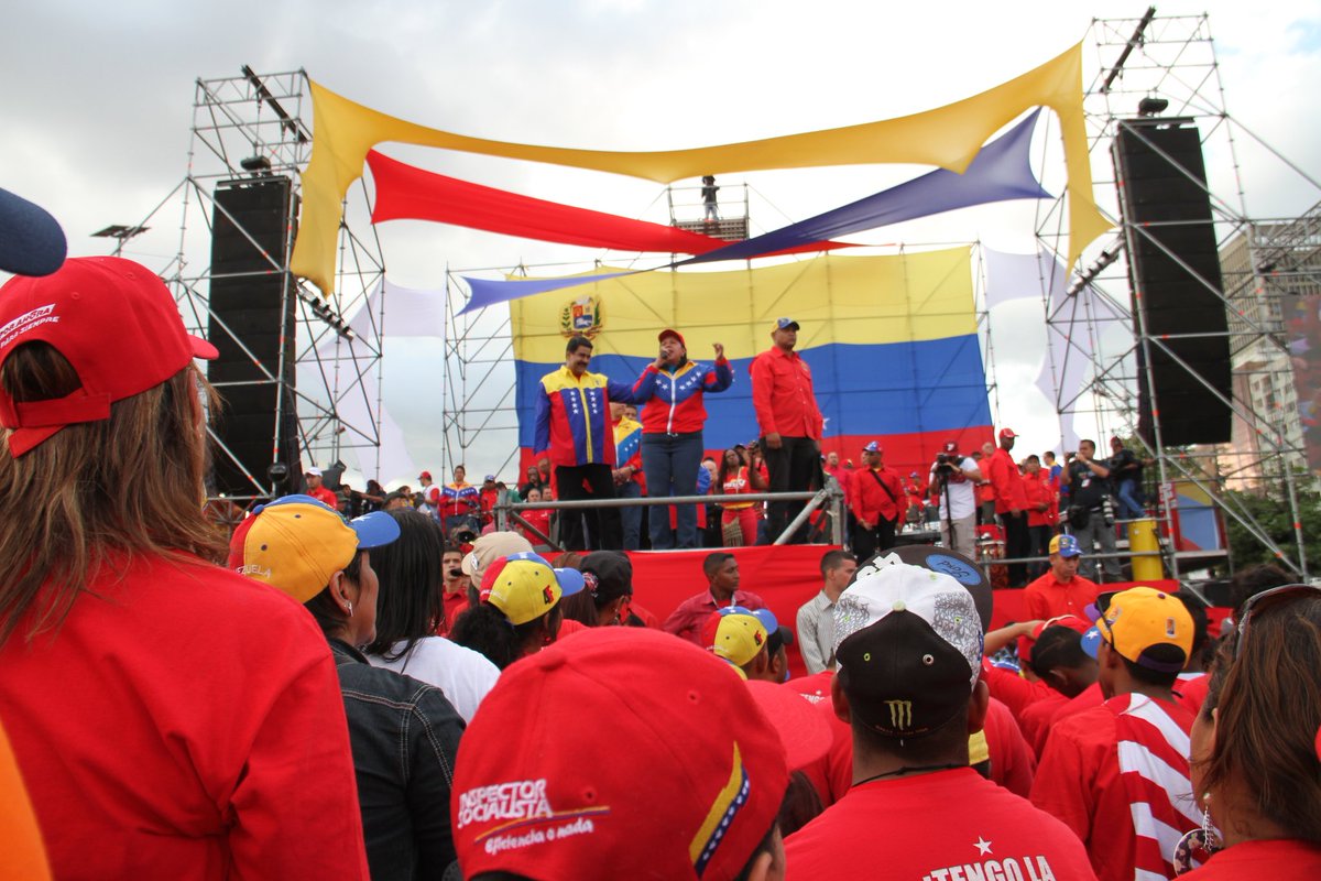 gestionperfecta's tweet photo. Pdte. @NicolasMaduro cuente con su pueblo patriota de Lara! juntos todos este #6D #1x10VictoriaComoSea https://t.co/Fa13c2aVFo