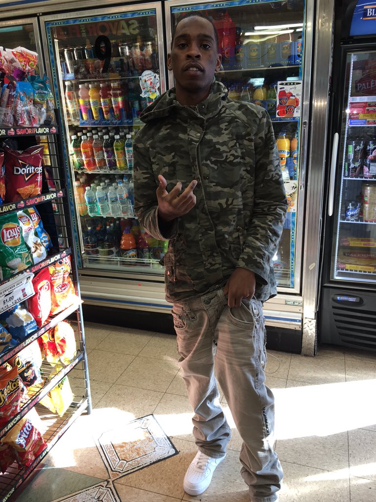 Iceberg400MG's tweet photo. Iceberg Shawty😎 https://t.co/xXExxTbgNH