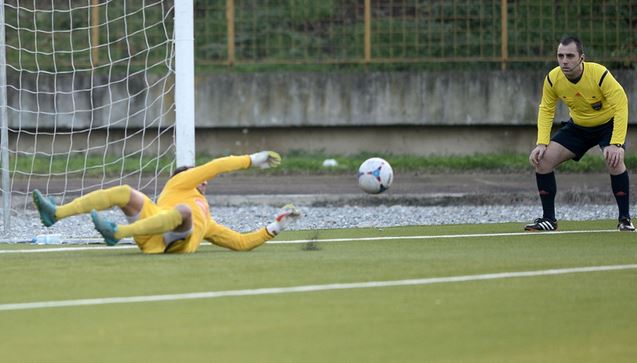 Pachovski saves the 90th minute penalty; photo: Vardar