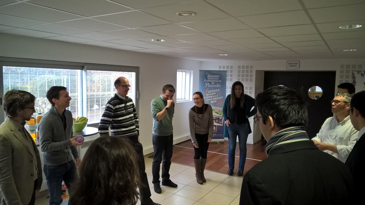 #Formation Ni paillasson ni hérisson à #Compiègne à l'occasion du #Congrès régional des #JCE de #Picardie.