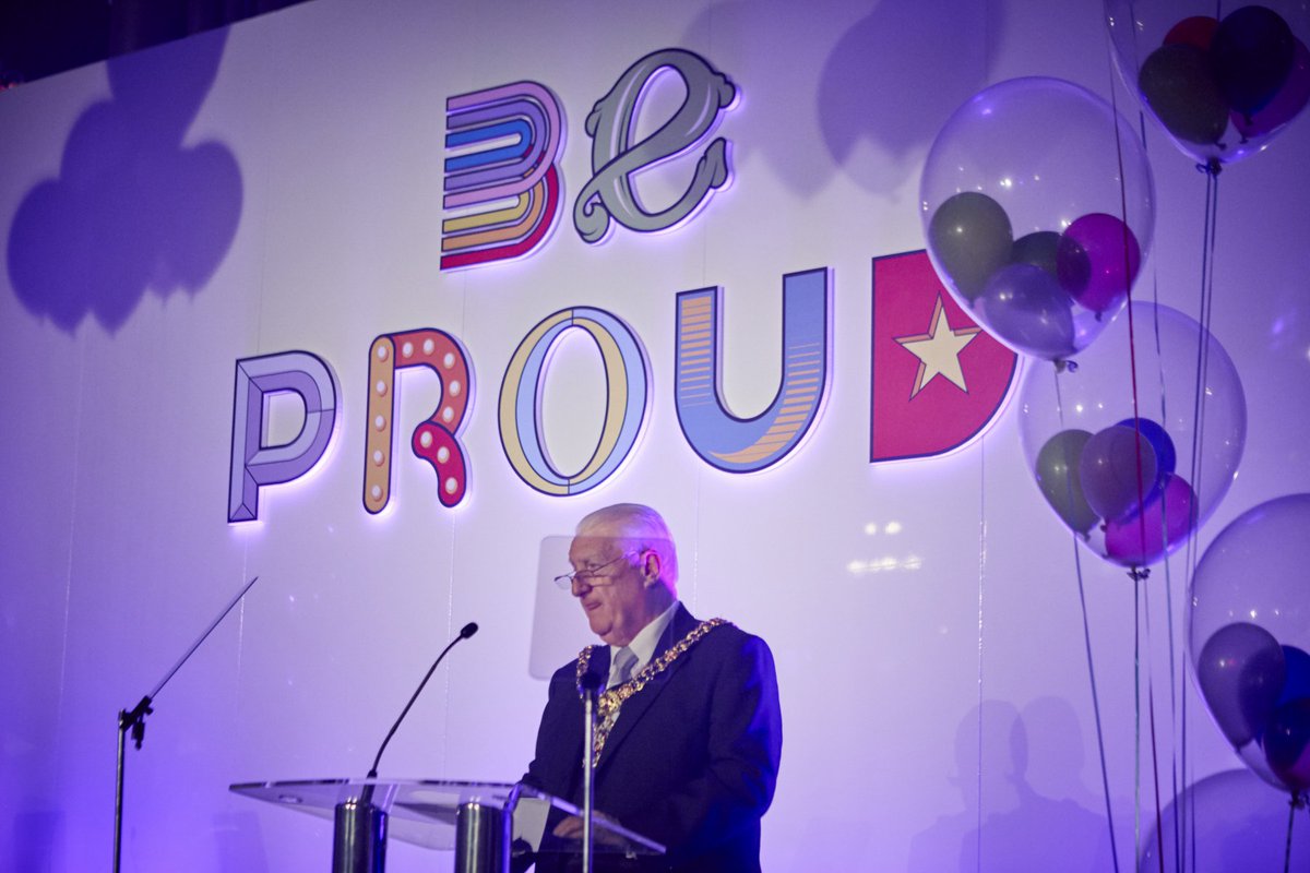 MENnewsdesk's tweet photo. The pride of Manchester on show at awards evening to celebrate community champions https://t.co/jS6N0TyHdF https://t.co/Nqpvu3VevF