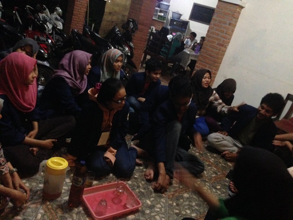 IISIP Debate Club tweet media