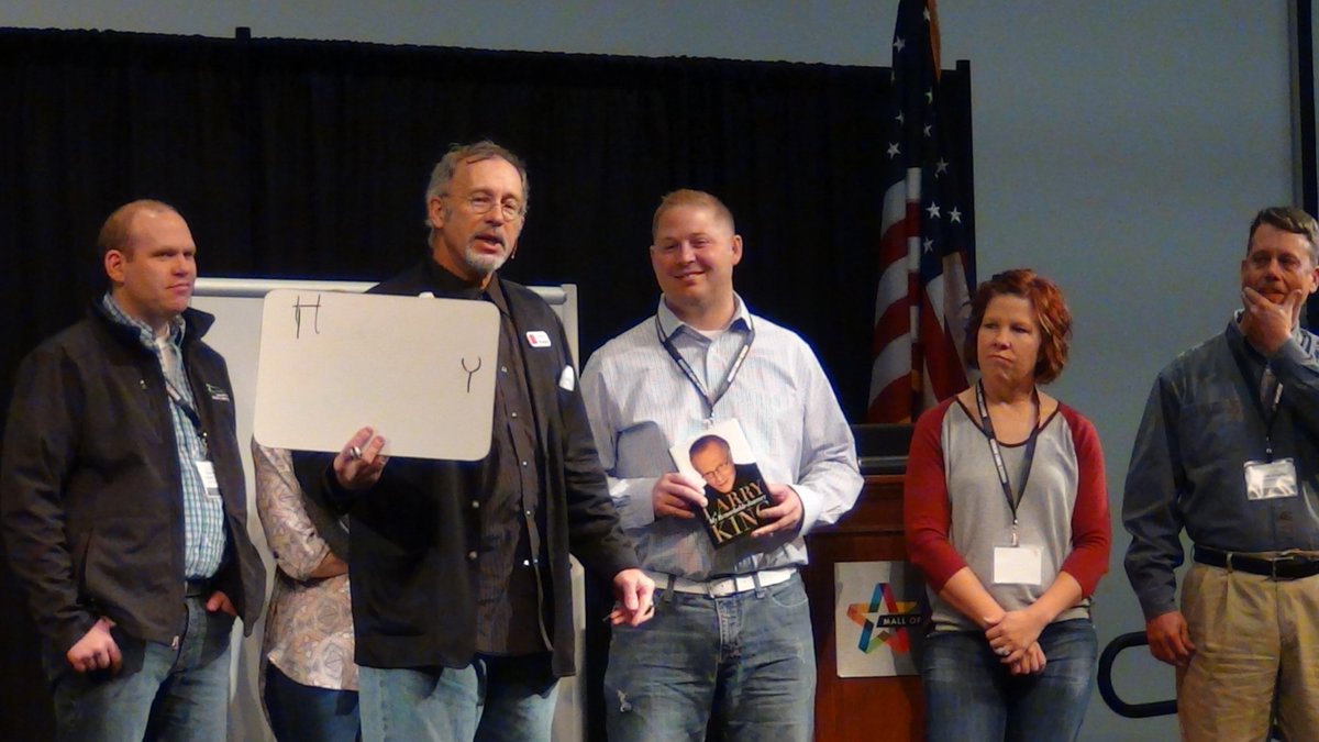 hondomagic's tweet photo. Great fun &amp; recognition @JoeHindSite @mallofamerica yesterday. THX David Crary.
#MagicWithaMessage #hondomagic https://t.co/ujLDrTa0X2
