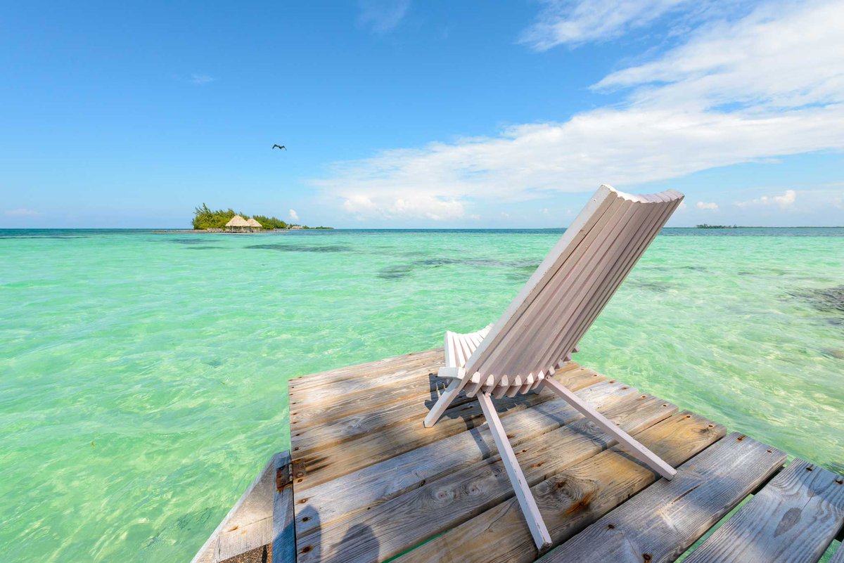 AdventuresBz's tweet photo. Get ready for #Christmas in #Belize! #ThatchCaye #Islandlife #Adventure https://t.co/JFFL6t1XX5