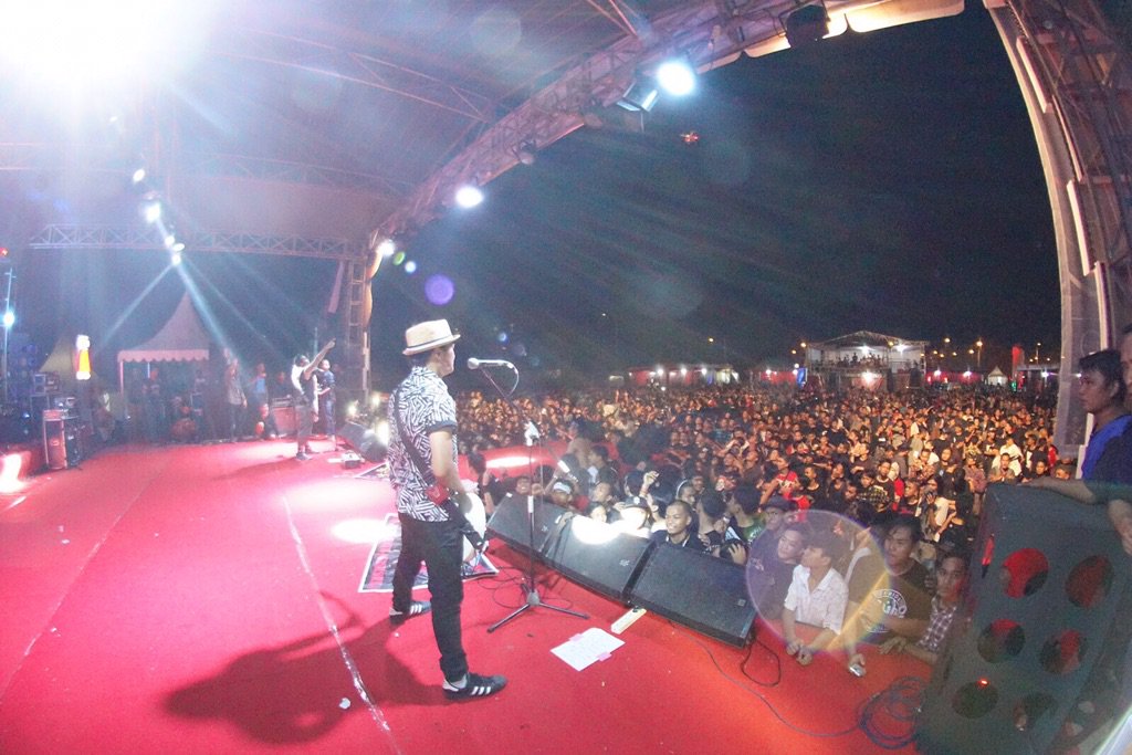 arihamzah_7's tweet photo. terima kasih #KamtisFamily sudah merapat di #Soekamtiday #Palembang! Toosss!!! 📷 @bagustikus https://t.co/3KHK0r9lid