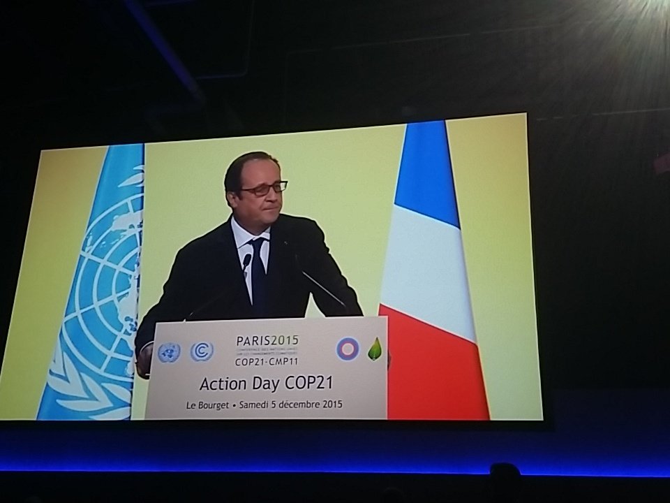 JudithJaku's tweet photo. @fhollande récapitule tous les engagements du #LPAA ! #nazca sera la base pour les suivre tous. #COP21  #actionday https://t.co/gS77WzFCad