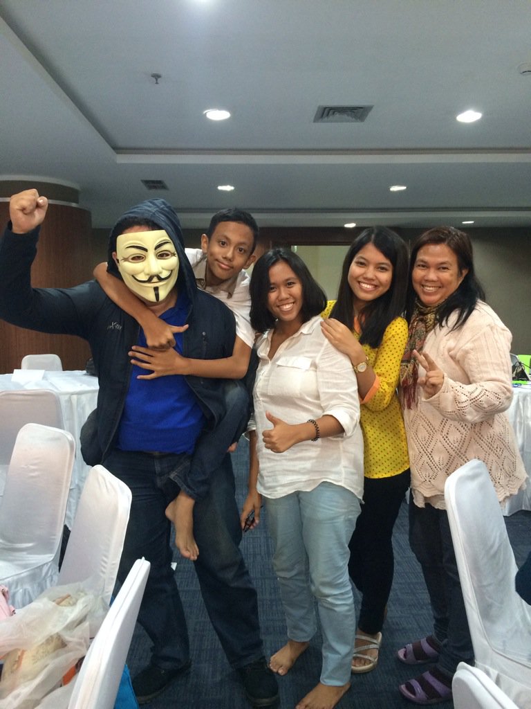 sahabatICW's tweet photo. Hampir tengah malam, peserta #HackathonMDK 3.0 tetap semangat! #GakPakeKorupsi https://t.co/DXxAAA7dXa