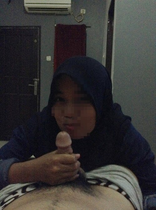 UGileer's tweet photo. Belanje skit..awek tudung https://t.co/r0H0CblvEY