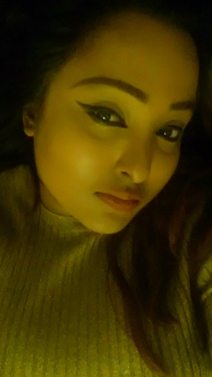 rahela82's tweet photo. #selfiesaturday https://t.co/bAbMPXN7Sf