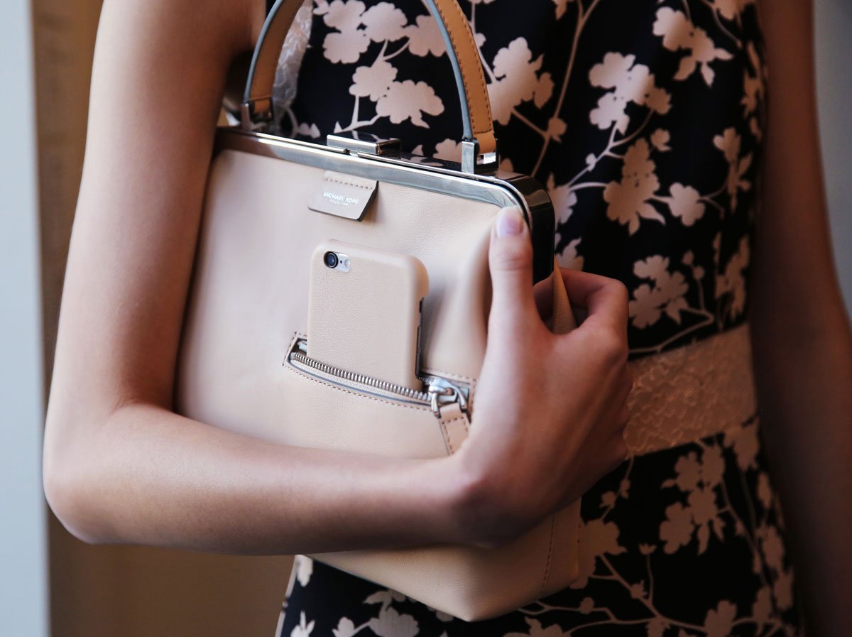 MichaelKors's tweet photo. A new home for your phone. #AllAccessKors https://t.co/39Hk9DKwH7