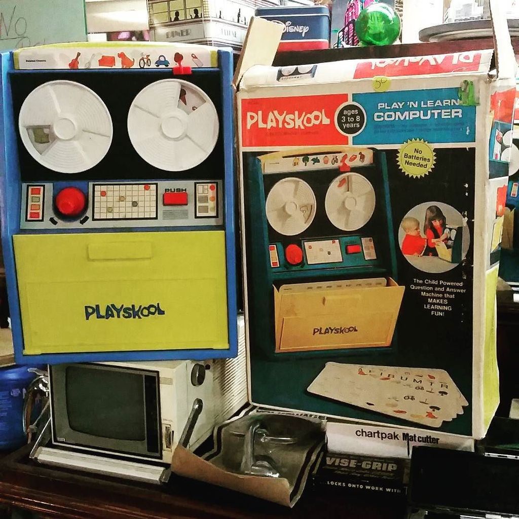 I cannot get myself to spend $50 on it, but I wants it. #vintageplayskool #vintagecomputer… ift.tt/1litQiv