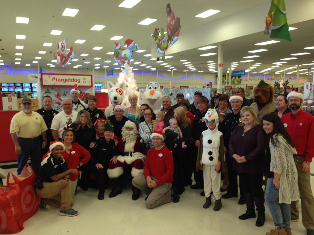 GarySmouse's tweet image. Our favorite day of the year at #1514Dollhouse and we get to share it with @NRHPD and @CityofNRH Heroes!