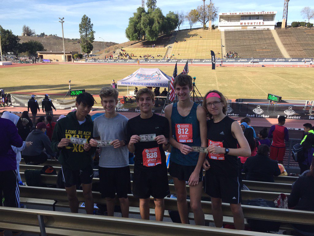 'Perfect running weather'! Congrats to Lbpxc boys who all ran great today at footlocker west at SAC.
