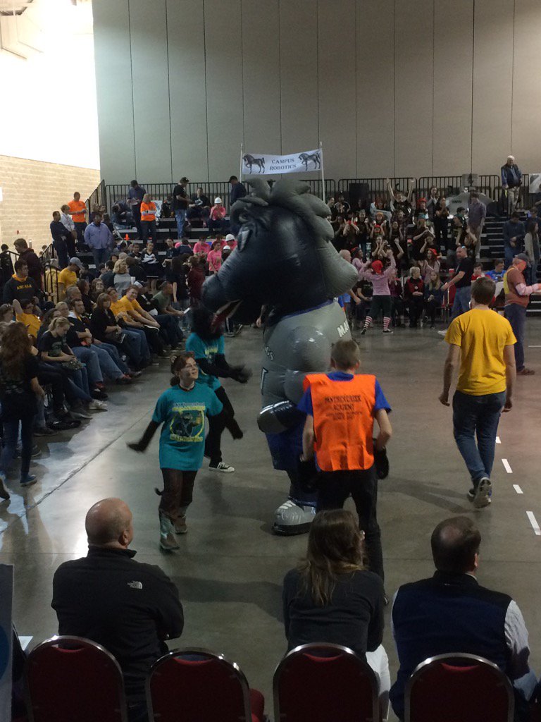 PCARobotics's tweet image. Mascot dance!!!