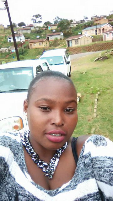 nokubonga36's tweet photo. Selfie nyana https://t.co/Q9RwQa21BF