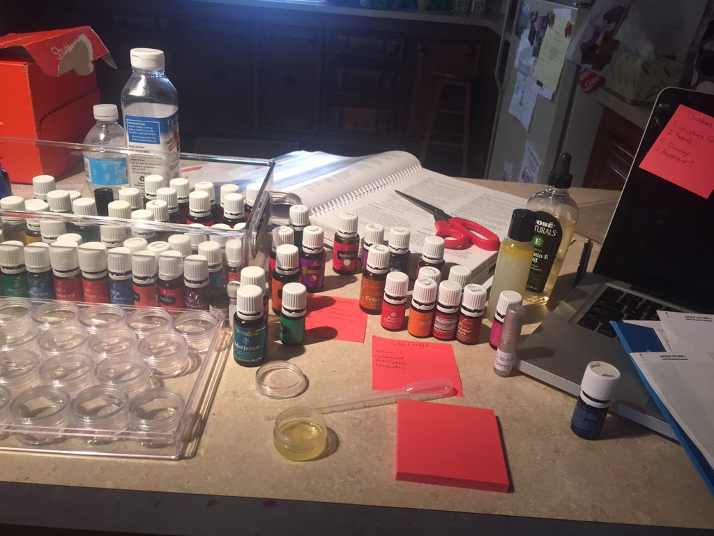 KelleymFinley's tweet photo. Getting ready for my make n take! #yllife https://t.co/JX9zIbLSyl