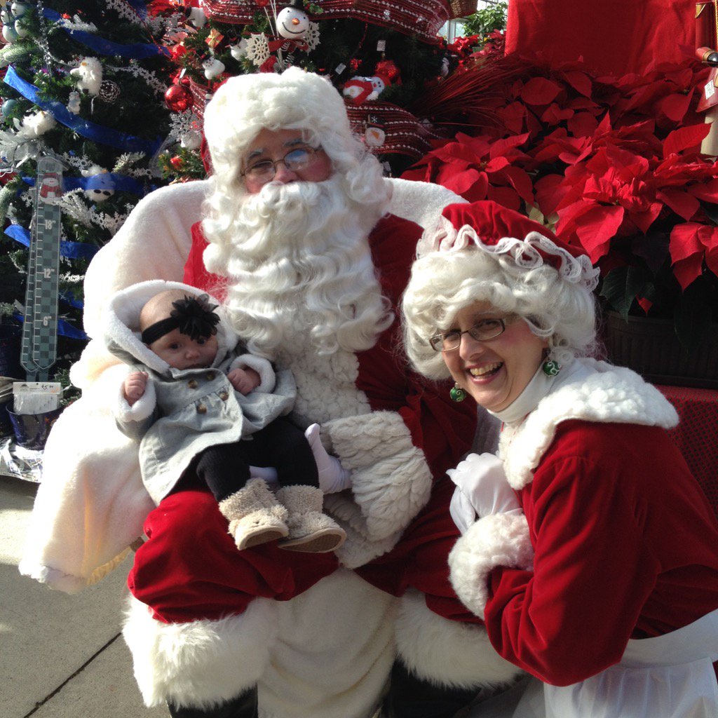 RandallsFarm's tweet photo. Holiday Open House 11-4! Come Visit Santa &amp; Mrs. Claus, Decorate, Sample, BE INSPIRED! https://t.co/u6M3fO55cd