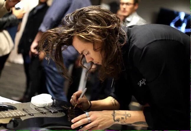 niallfacts's tweet photo. @NiallsNotes #MTVStars One Direction
POR ELLOS CHICASS. https://t.co/82ellU5DIn