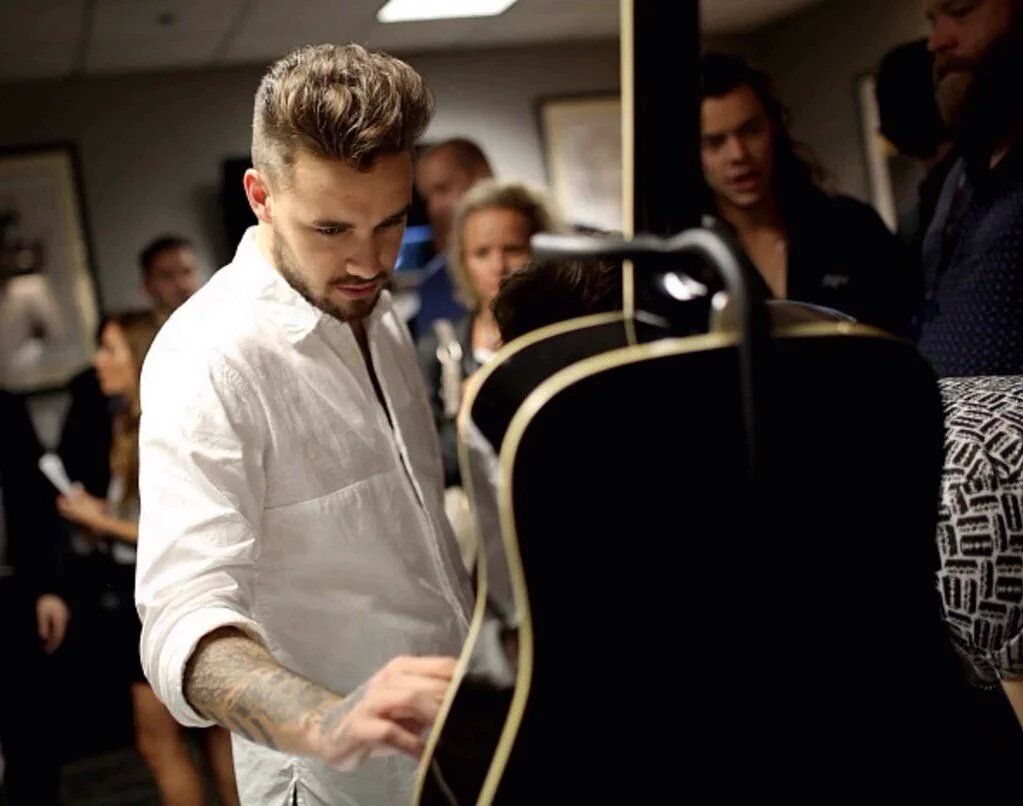 niallfacts's tweet photo. @NiallsNotes #MTVStars One Direction
POR ELLOS CHICASS. https://t.co/82ellU5DIn
