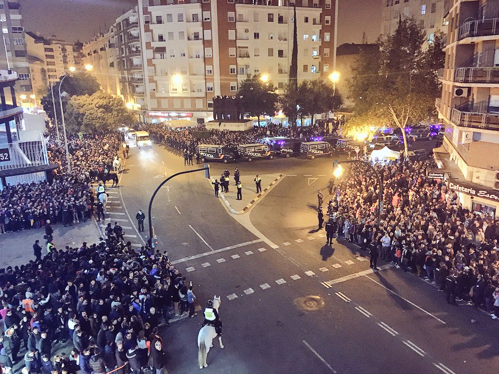 HugoBallester's tweet photo. Todo preparado en Mestalla para recibir al VCF. Ambientazo. https://t.co/co3WxfQG1v