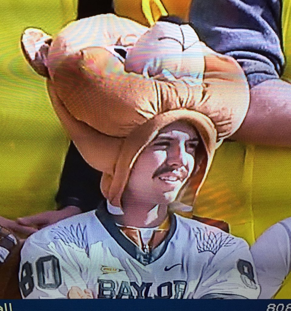 IbatheWonderDog's tweet photo. In case you're just tuning in ... #HookEm #UTvsBAY https://t.co/f0afm8DPpT