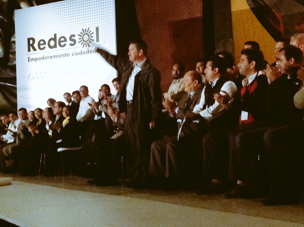 Navarrete_Info's tweet photo. .@Navarretecarlos  participa en la ceremonia de adhesión de mil liderazgos al @PRDmexico. https://t.co/EVeOd2D5eD