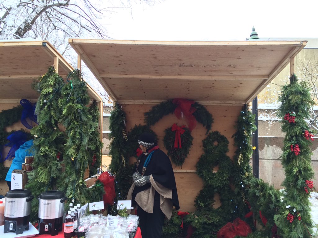 CHRISTMAS!!! Wreaths and other greenery! It's so pretty!