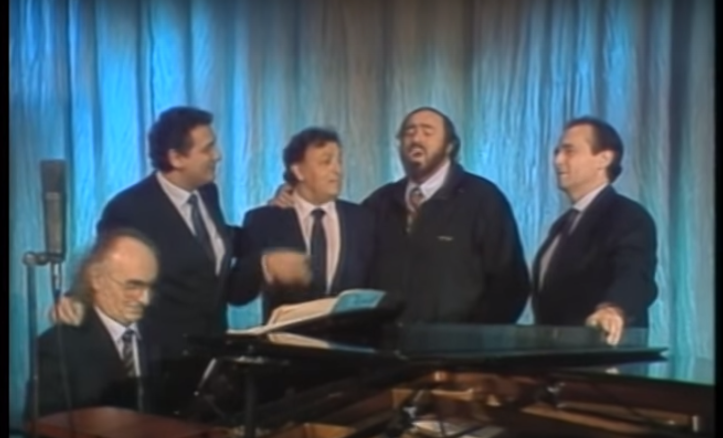 Happy Birthday José Carreras! 
Gathered w/ Plácido Domingo & Luciano Pavarotti: the 3 Tenors! 