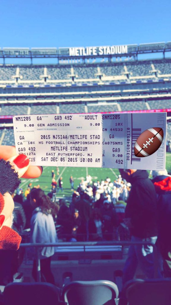 EmmaRuSchu's tweet photo. back where we belong, this one's for you goldy 🏈 #whfbfamily https://t.co/st1yC0cZQS