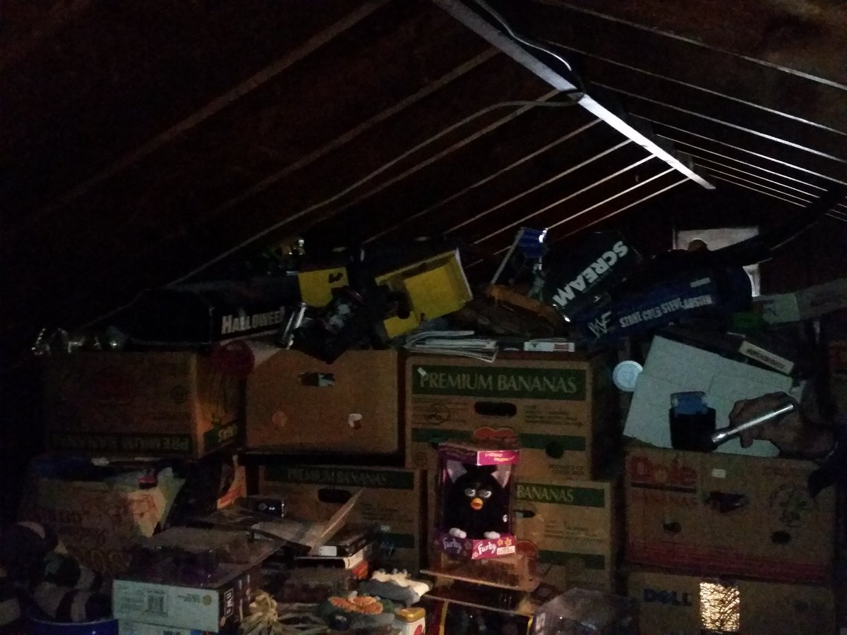 ItsTrueMR's tweet photo. Operation: Rosner Attic Clean Out... Status 50% Complete! #OldSchool #2MuchStuff https://t.co/YN8JTS8S9l
