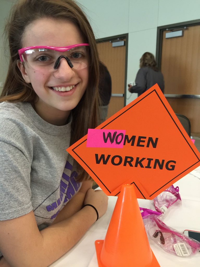 MCScommunicates's tweet image. WISE luncheon #bestrobotics2015 #paydirt2015 @DiscoveryRobot1