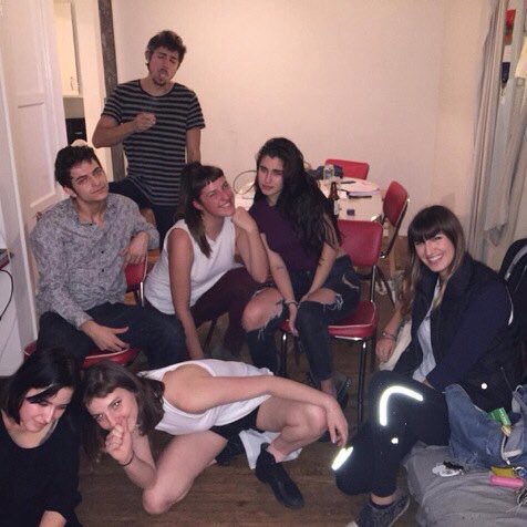 laurenphotograp's tweet photo. Lauren with friends yesterday https://t.co/0nC0kTBqpA